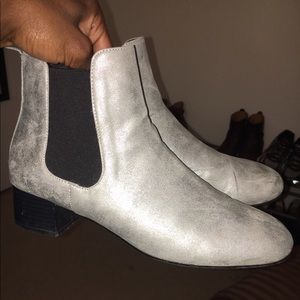 ⚡️Silver Chelsey Boots⚡️