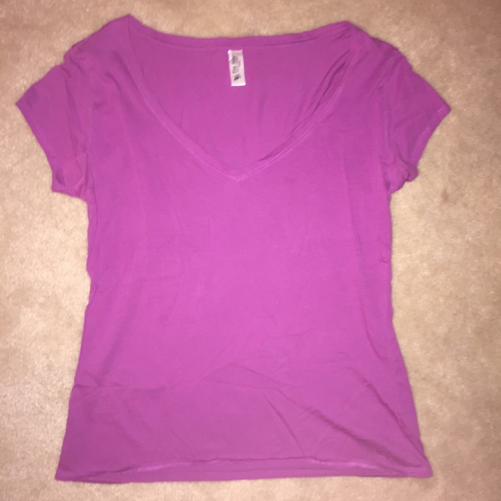 Pink/ fuchsia v-neck t-shirt