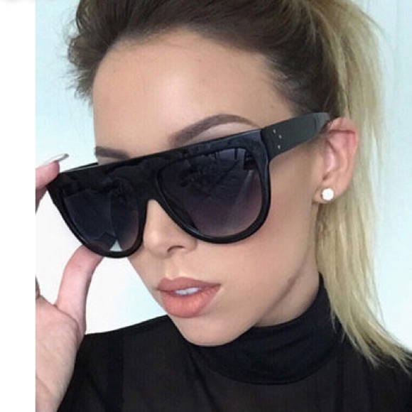 HOLD Celine Shadow Sunglasses CL41026/S in Black - Picture 4 of 8
