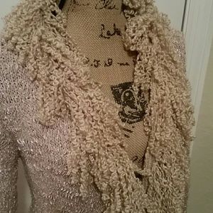 Soft, femenine and elegant sweater