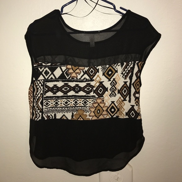 Black patterned mesh top - Picture 2 of 2