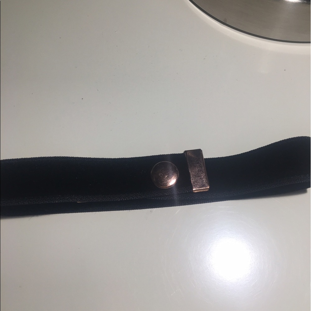 AREYOUAMI black choker (NEVER WORN)