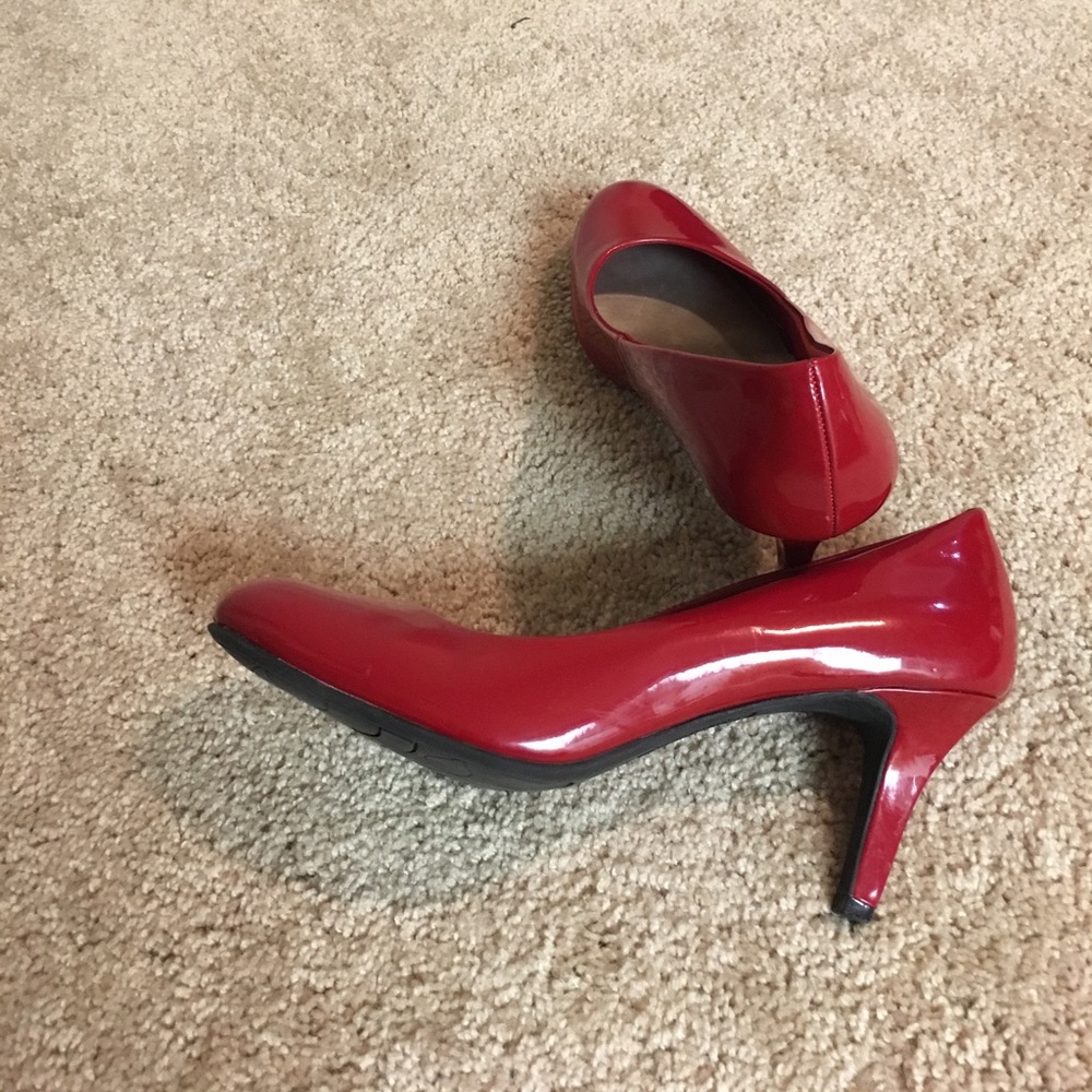 Red Comfort Plus Heels - Picture 5 of 5