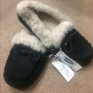 Old Navy Moccasin slippers