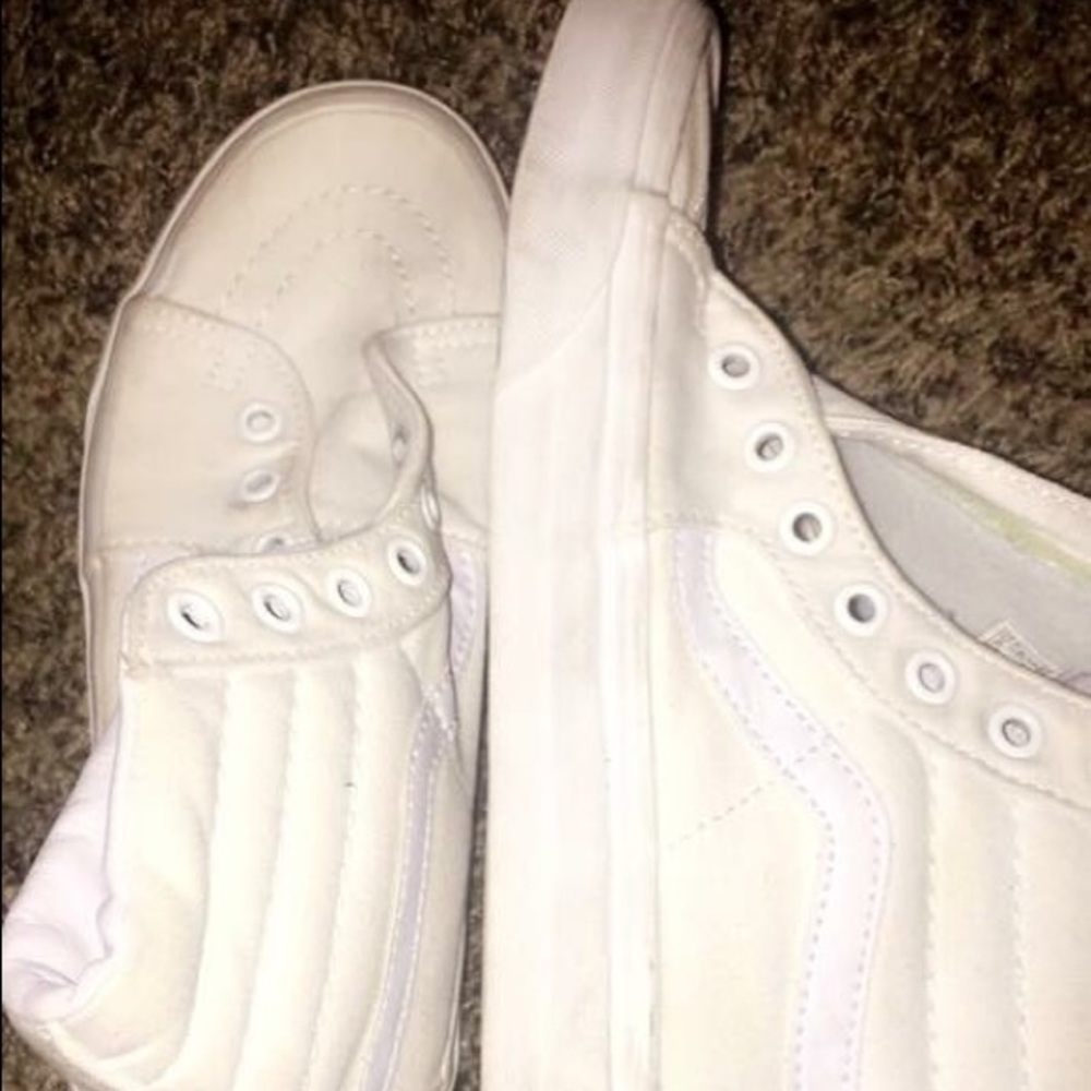 white skate-hi vans