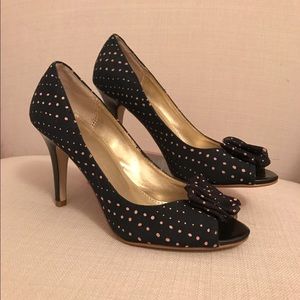 Navy heels with salmon polka dots