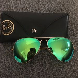 Never worn green mirrored ray ban sunglasses Never worn green mirrored ray ban sunglasses