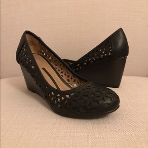 New Directions 'Pebble' wedges