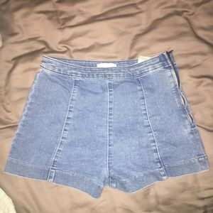 H&M high waisted shorts! Size 4!