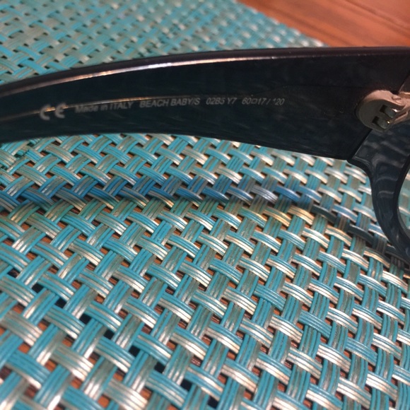Juicy Couture Beach Baby's Sunglasses - Picture 4 of 4