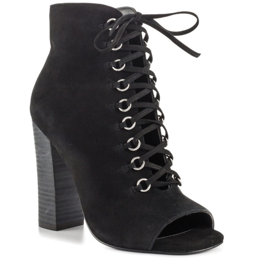 Steve Madden Freemee Lace Up Booties