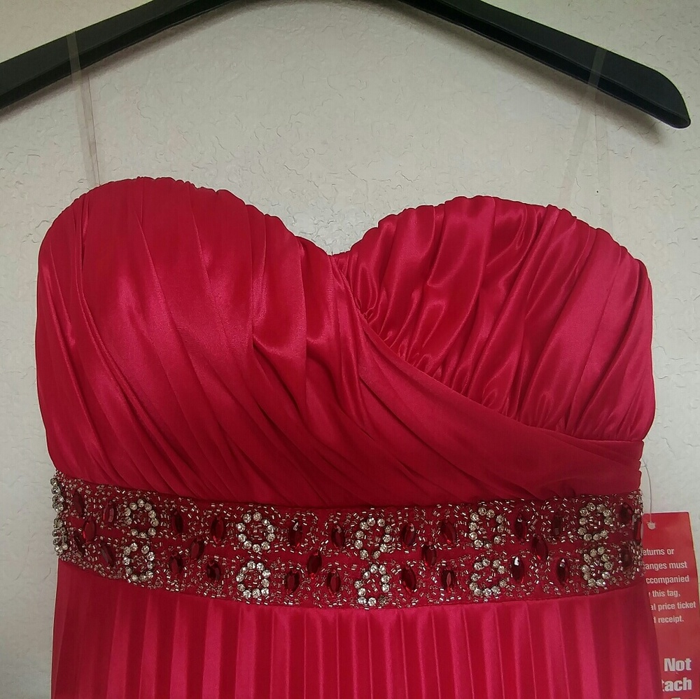 Stunning full length dress - Picture 5 of 7