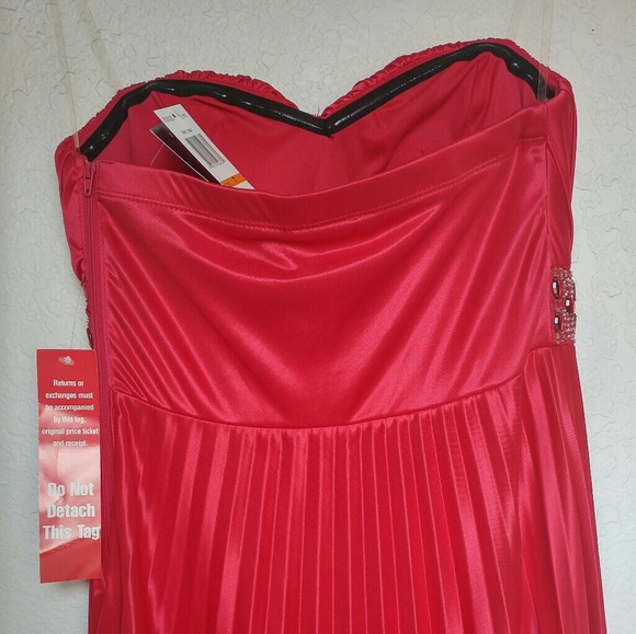 Stunning full length dress - Picture 6 of 7