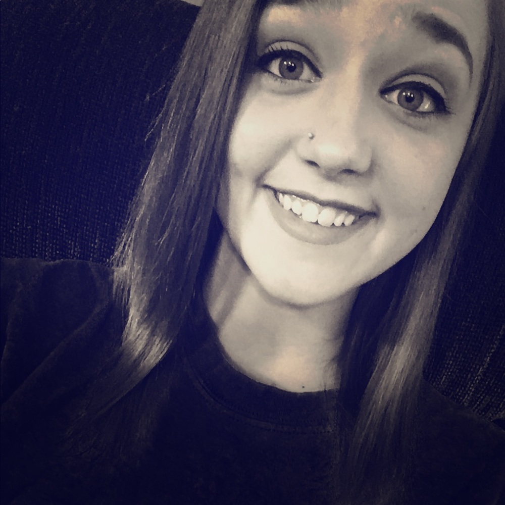 Meet your Posher, Courtney