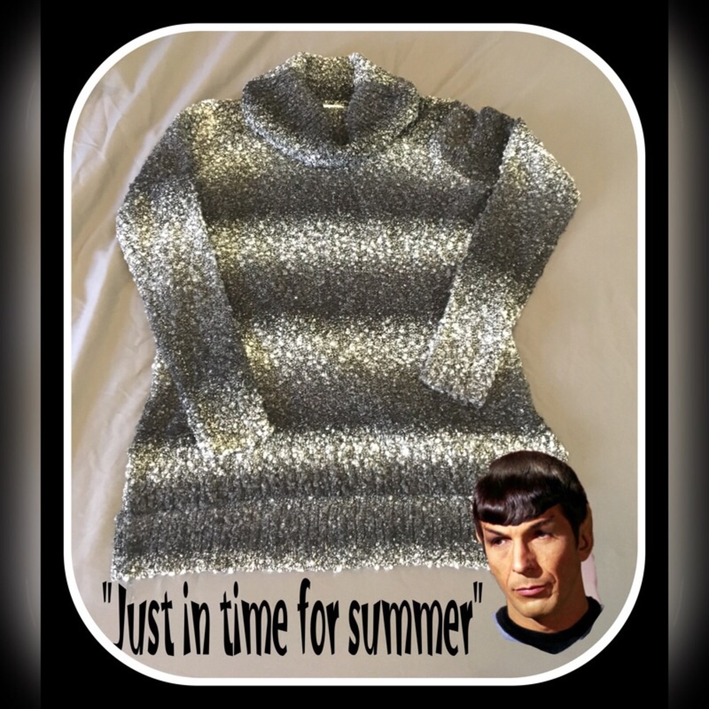 ☀️☀️    Cozy Cowl neck sweater.  ☀️☀️