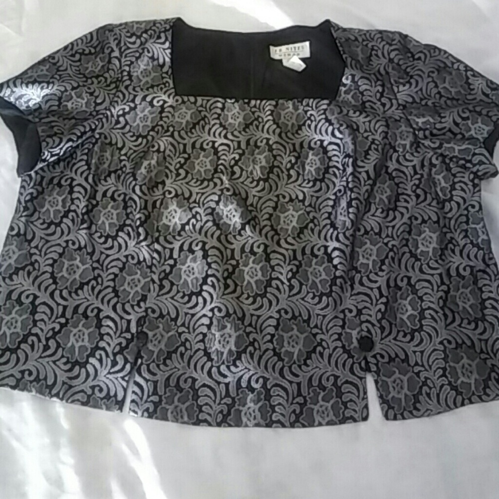 Short sleeve formal top