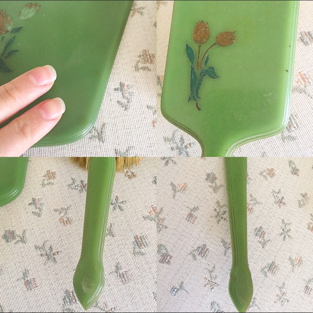 Vintage 1930s Lucite/plastic Green Vanity Set - Picture 6 of 6