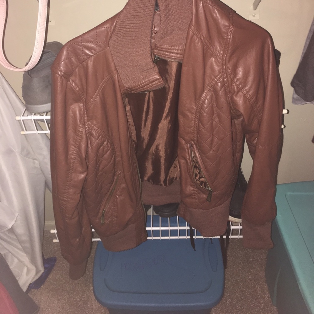 BROWN LEATHER JACKET