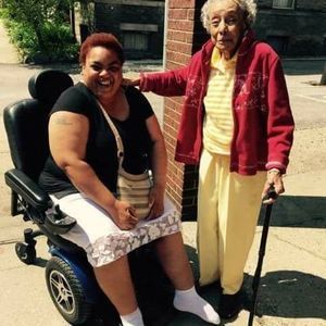 Meet your Posher, Dee