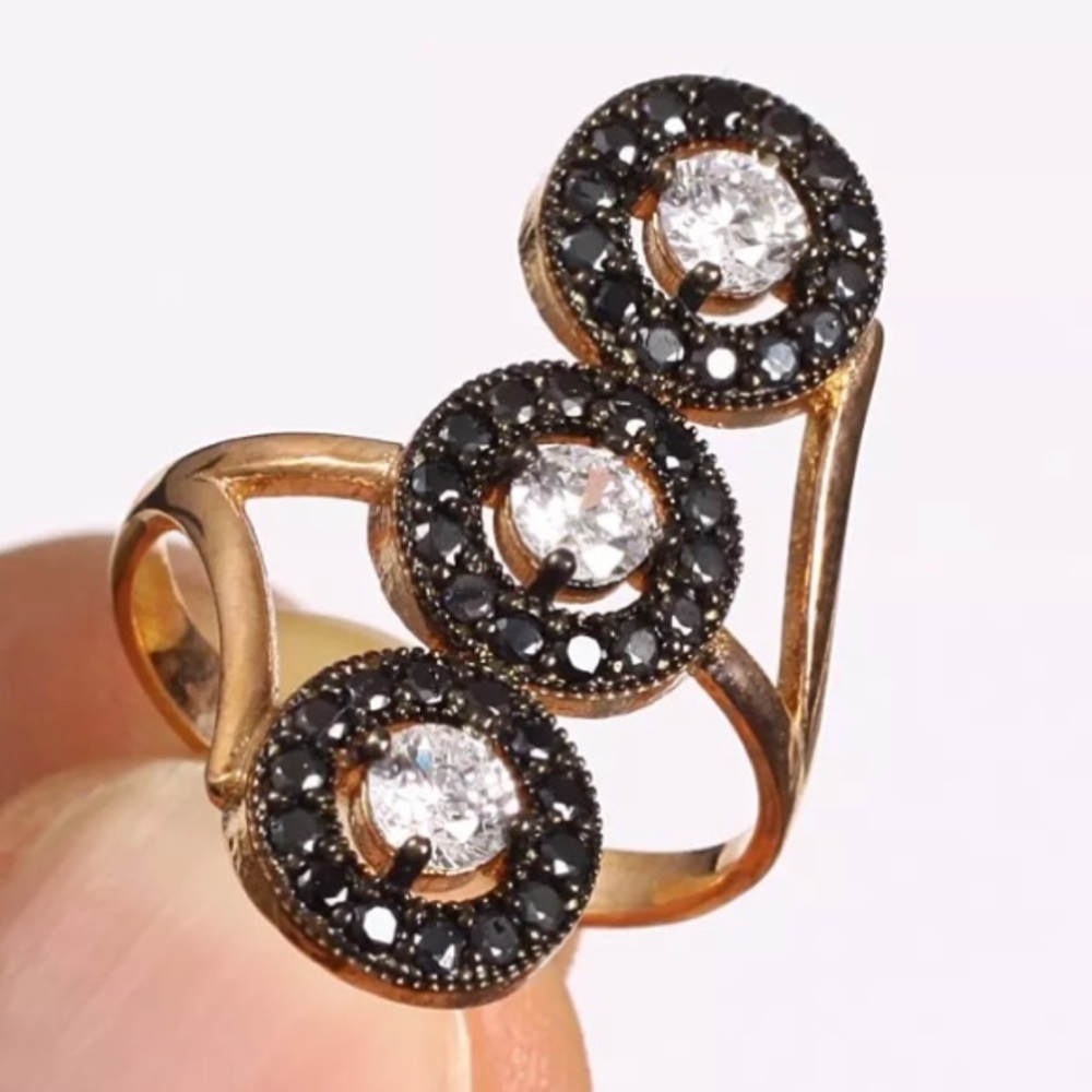 Three circles w/white topaz black onyx on 925SS