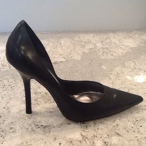 Guess Carrie black pumps worn once size 9