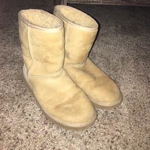 Sand ugg boots 👢