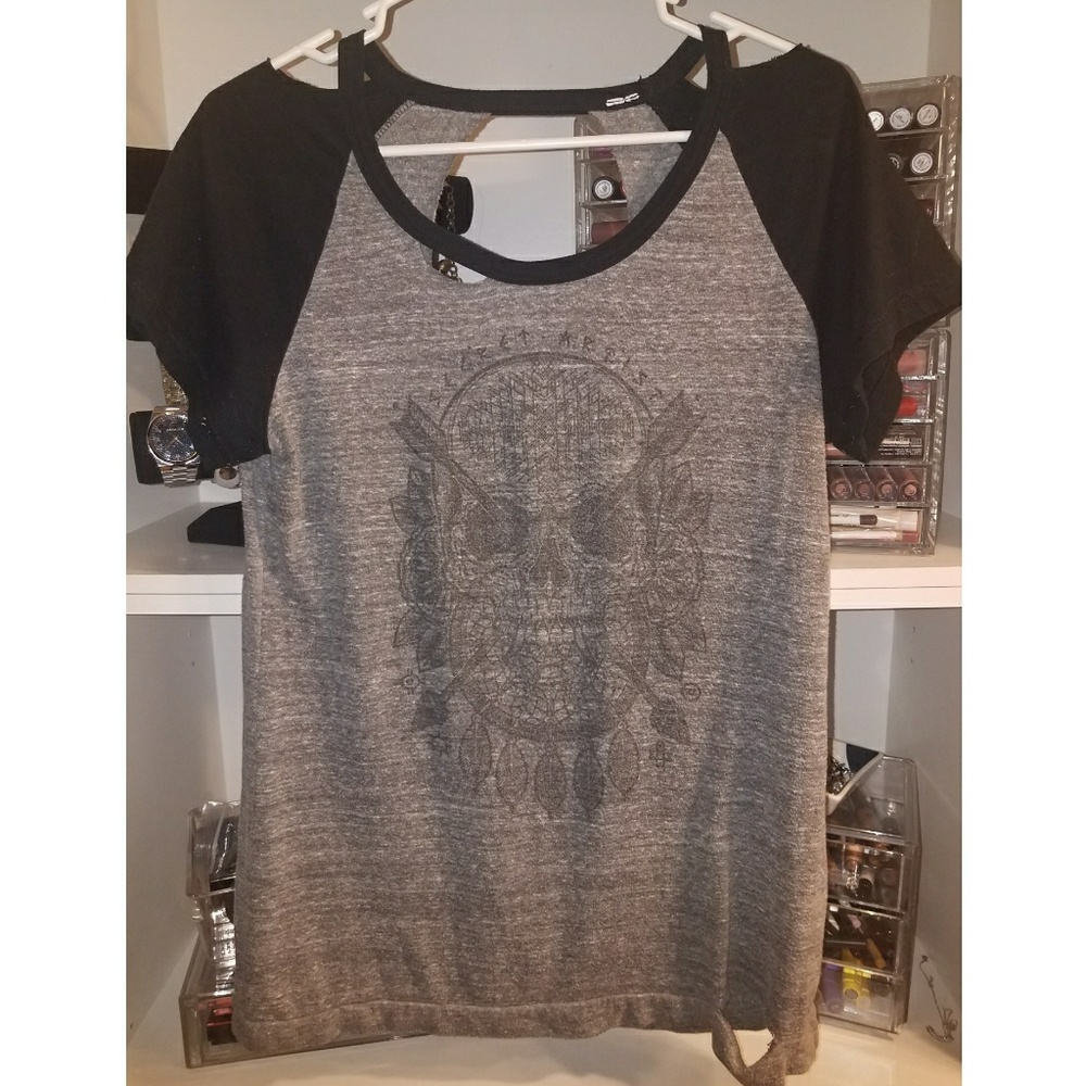 Secret Artist Indian Skull tee from Buckle