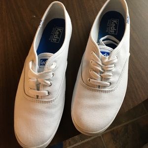 White keds brand new!