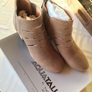 💕BNIB 💯% Aquatalia boots👢