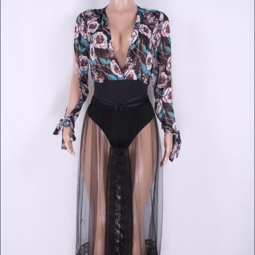 Gorgeous Floral Bodysuit with Mesh coverup Maxi - Picture 3 of 4