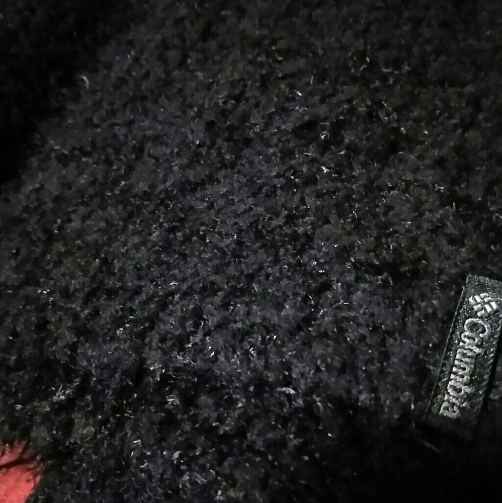 Super soft thick black Columbia sweater XL
