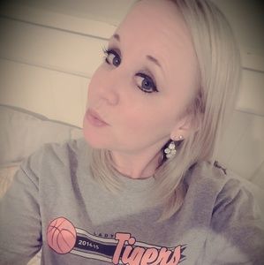 Meet your Posher, Senina