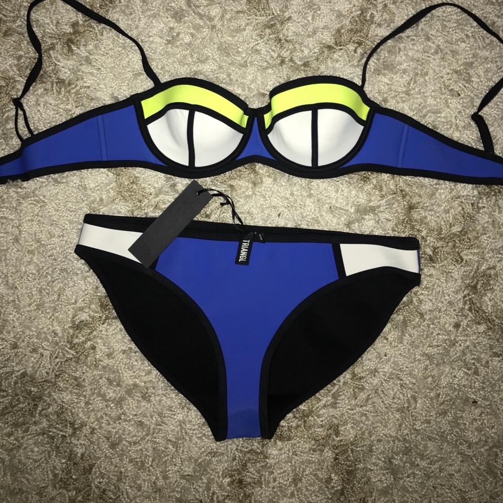 Triangl Bikini Set - Picture 1 of 1