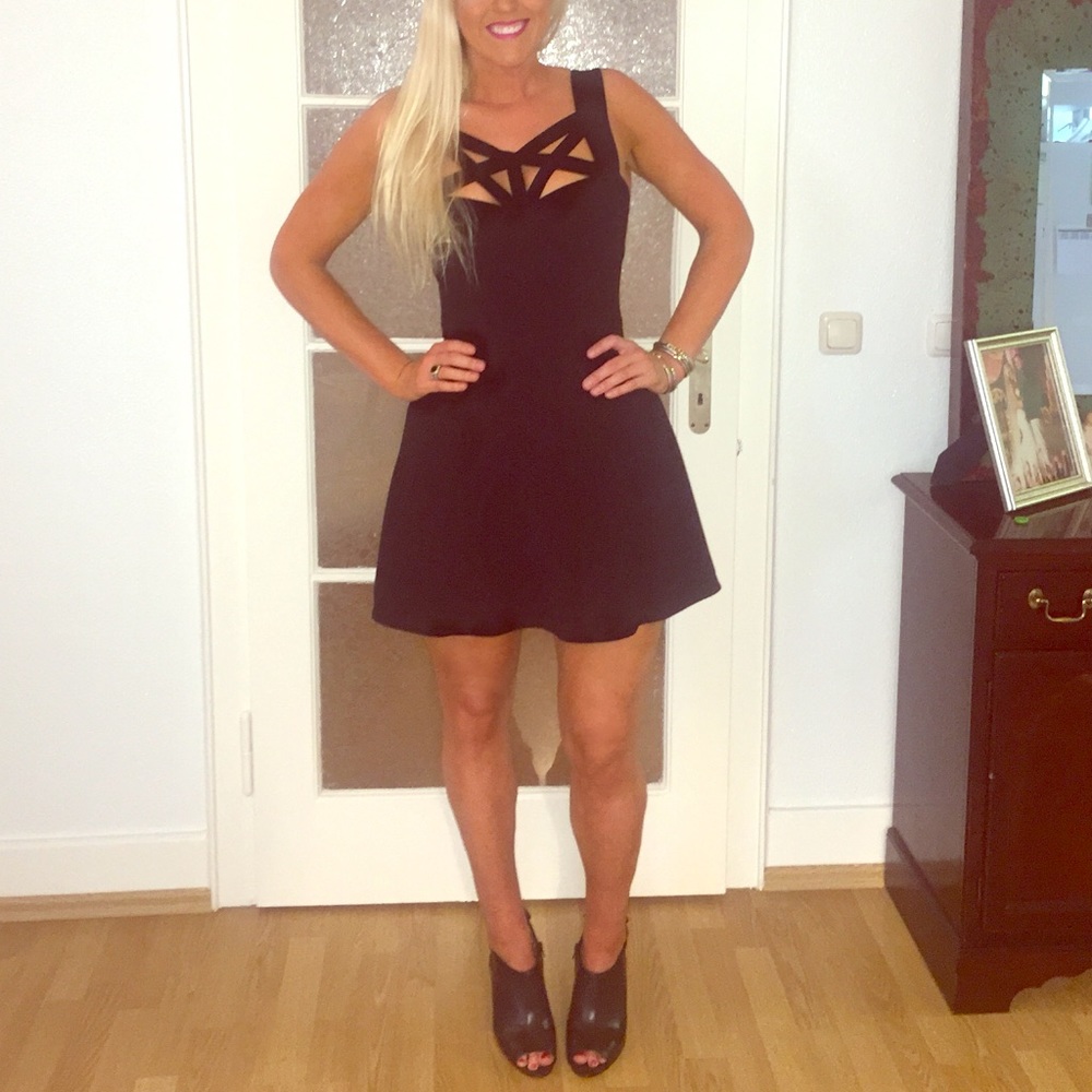 BCBG BLACK DRESS size 8