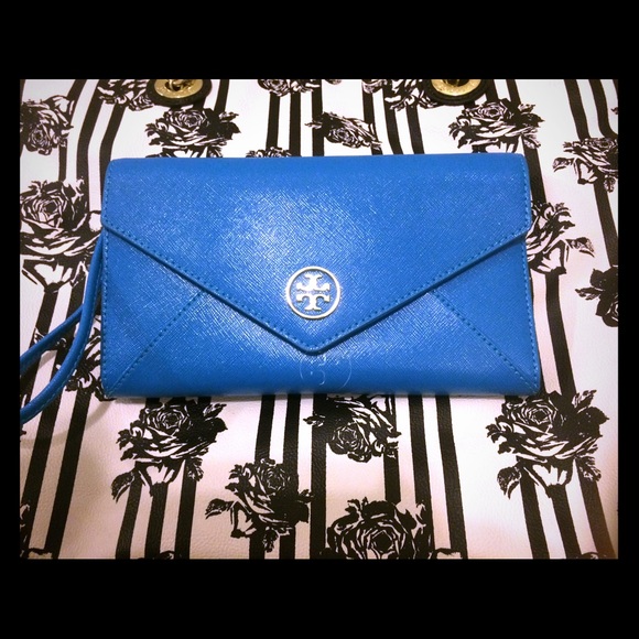 Tory Burch NWT wallet - Picture 1 of 3