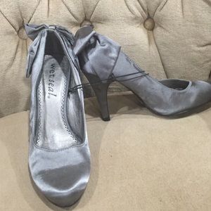 Brand New Silver Satin-like Bow Heels