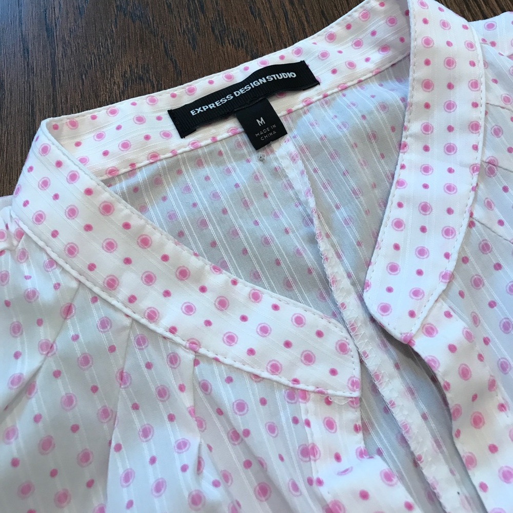 Gorgeous button down Spring work shirt