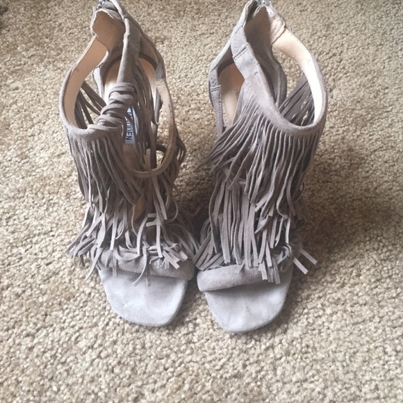 Shoes - Picture 3 of 4