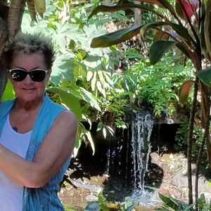 Meet your Posher, Suzanne