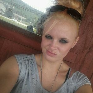 Meet your Posher, Amanda