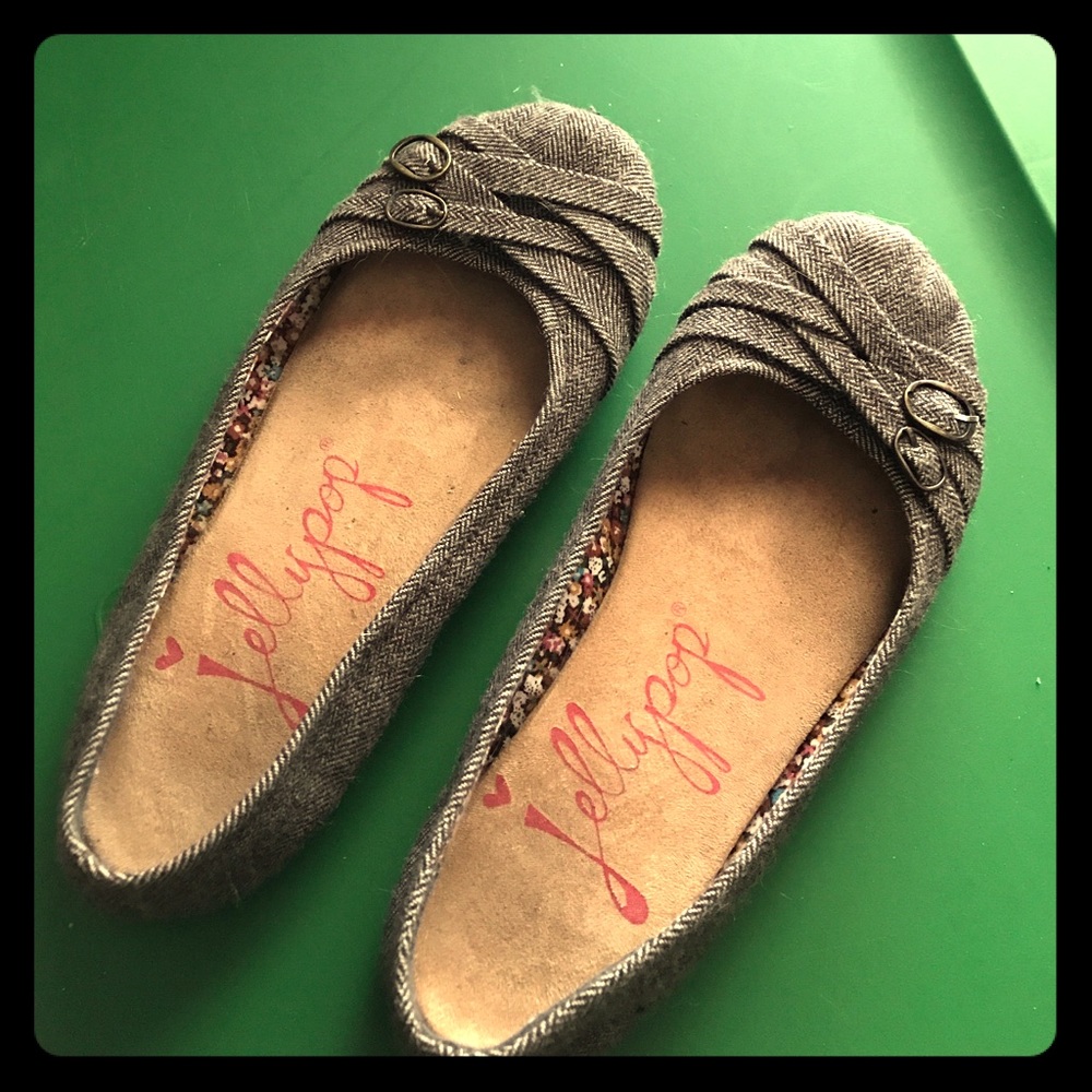 Brown/white flats