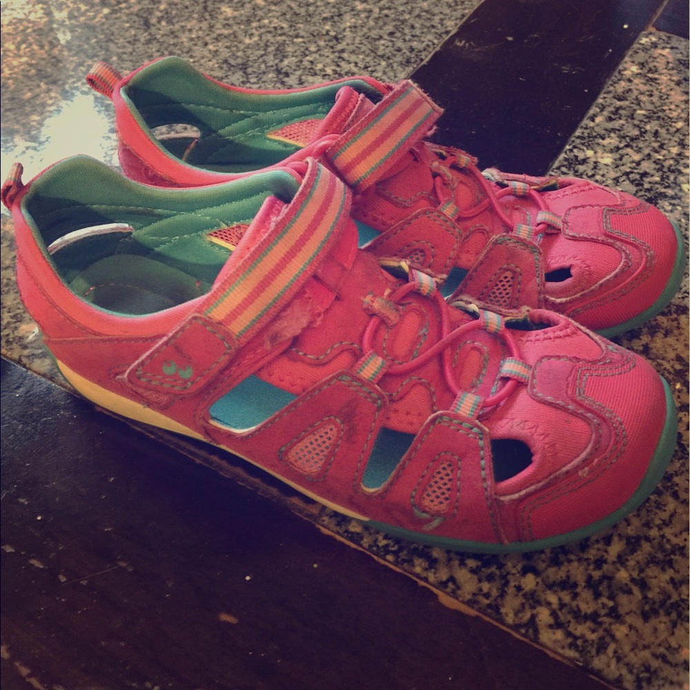 Girls sneakers