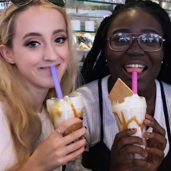 Meet your Posher, Jessica - Picture 1 of 1