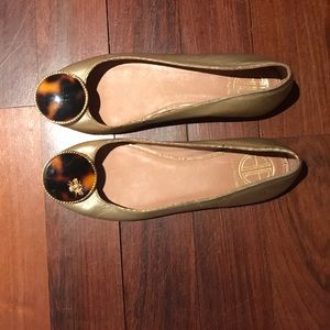 Lilly Pulitzer gold flat shoes