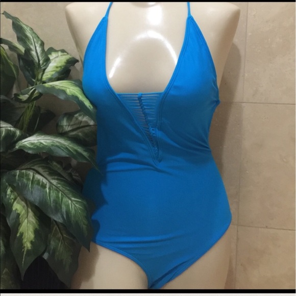 Other - N W/Out Tags Deep plunge back Perk a boo Front