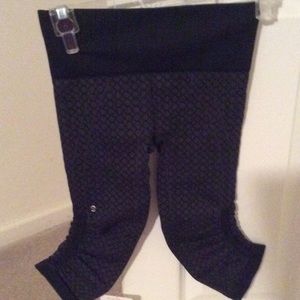 Lululemon In The Flow Crop- size 2