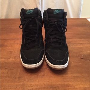 Nike wedge tennis shoes