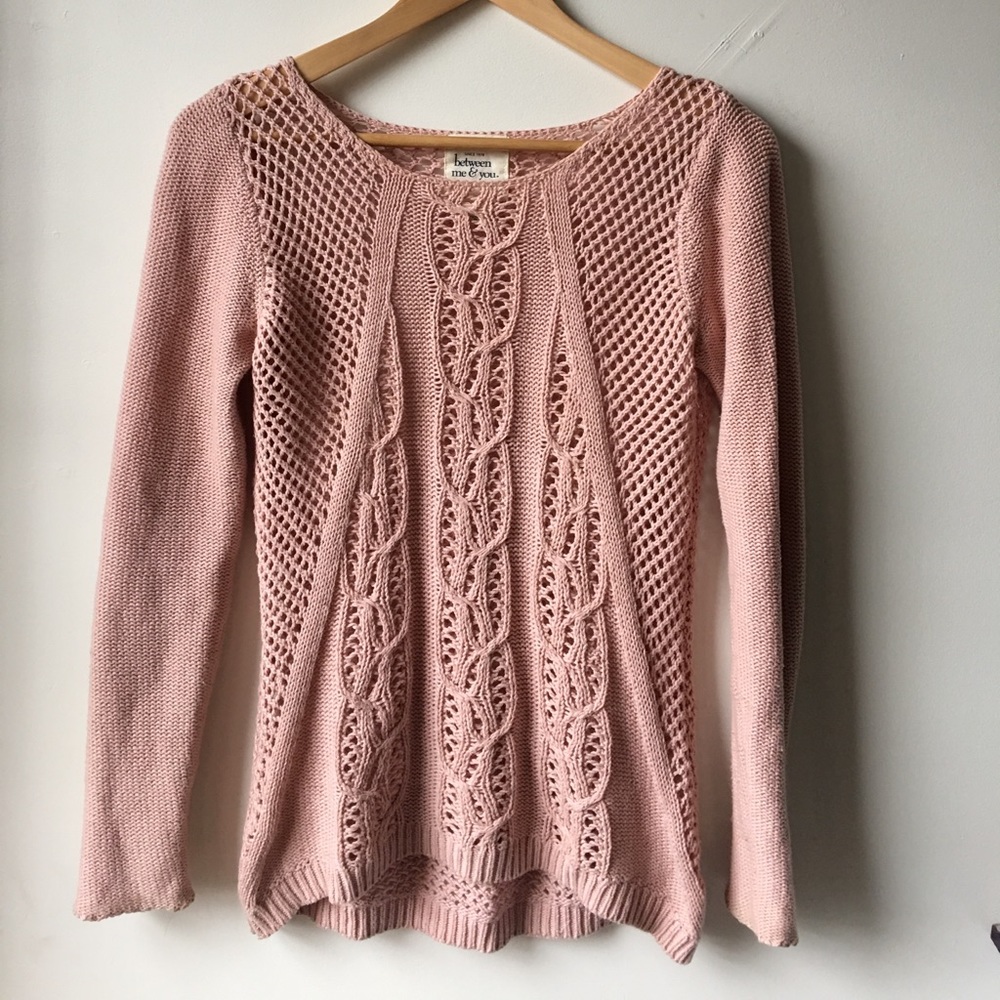 Pink loose-knit spring sweater