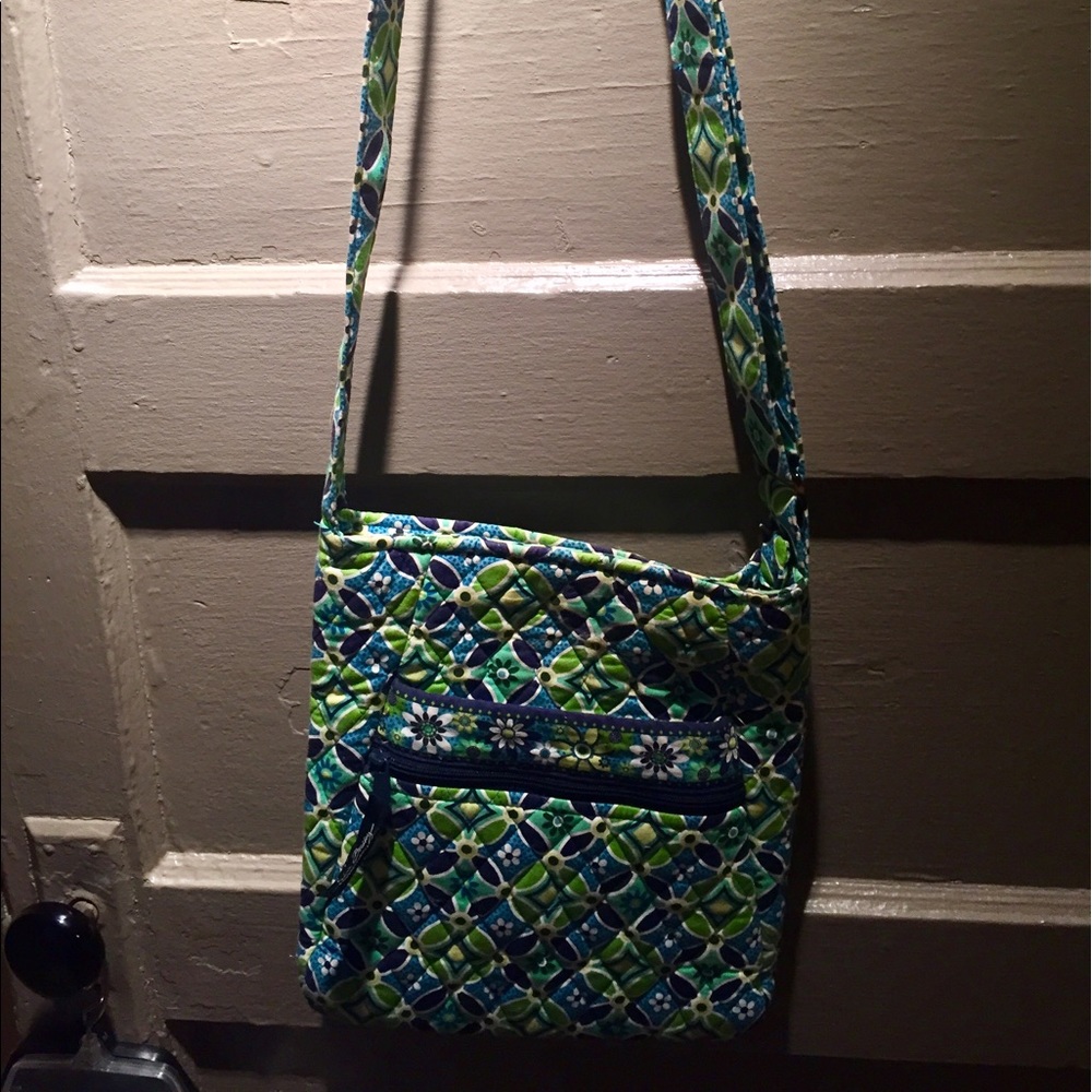Vera Bradley cross body - Picture 2 of 3