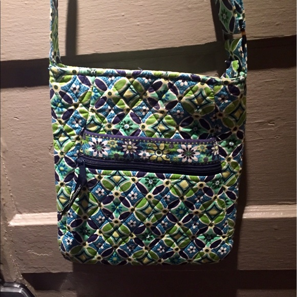 Vera Bradley Handbags - Vera Bradley cross body